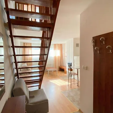 1br Bright 300mbps Wifi Duplex - Two Floors *