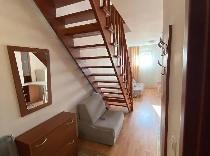 Apartman 1br Bright 300mbps Wifi Duplex - Two Floors