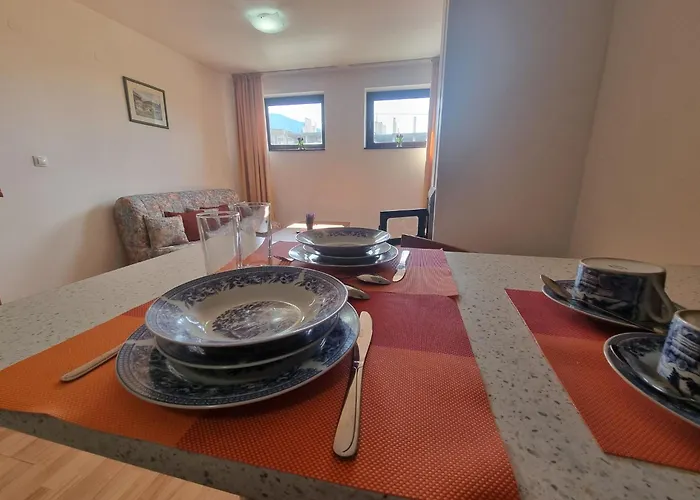 Apartman 1br Bright 300mbps Wifi Duplex - Two Floors