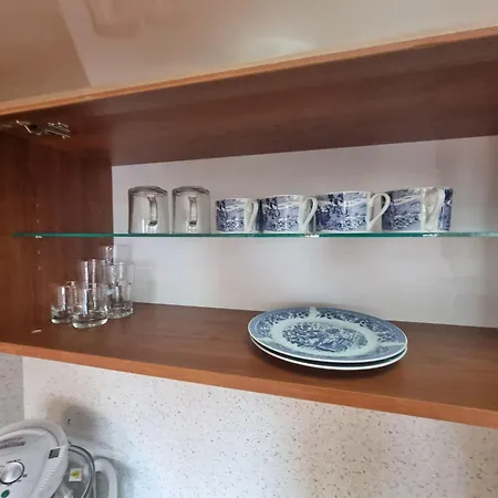 公寓 1br Bright 300mbps Wifi Duplex - Two Floors