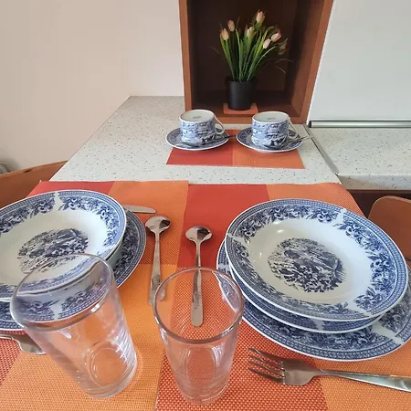 1br Bright 300mbps Wifi Duplex - Two Floors 公寓