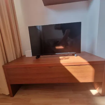 1br Bright 300mbps Wifi Duplex - Two Floors Апартаменти *