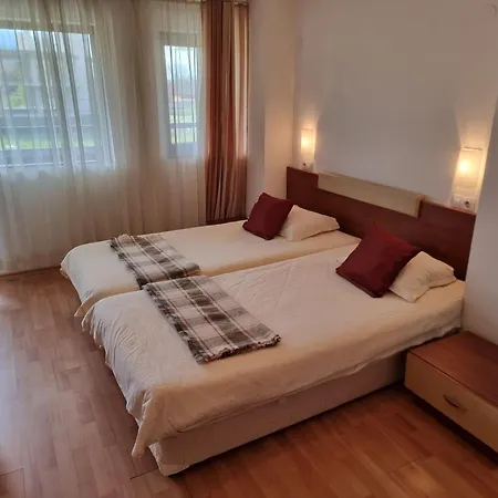 1br Bright 300mbps Wifi Duplex - Two Floors Апартаменти *