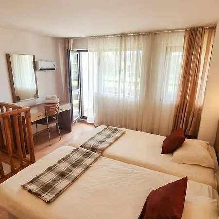 1br Bright 300mbps Wifi Duplex - Two Floors דירה בנסקו